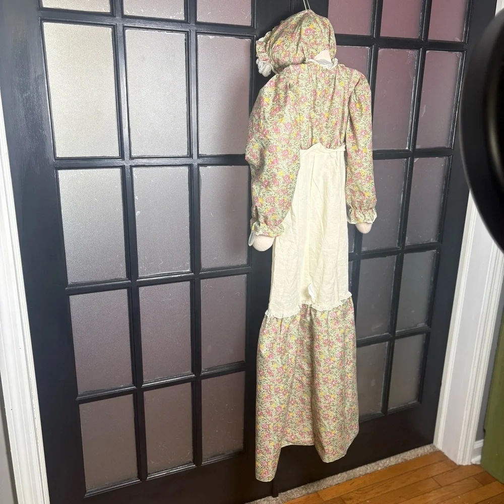 Collections Etc granny, vacuum cover
